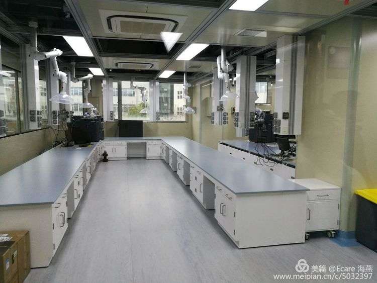 实验室建筑： 深度，厚度，广度